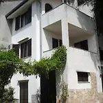 Kupine Apartment *