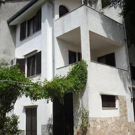 Kupine Apartment *